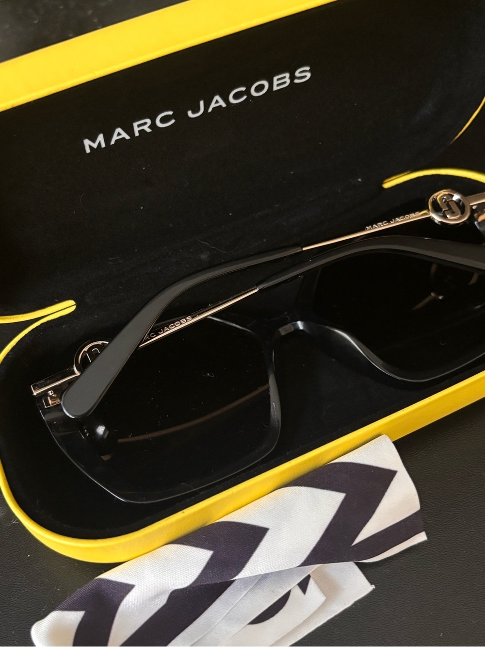 Marc Jacobs Black Hexagonal Oversized Sunglasses with Gold Temples - Picture 6 of 9